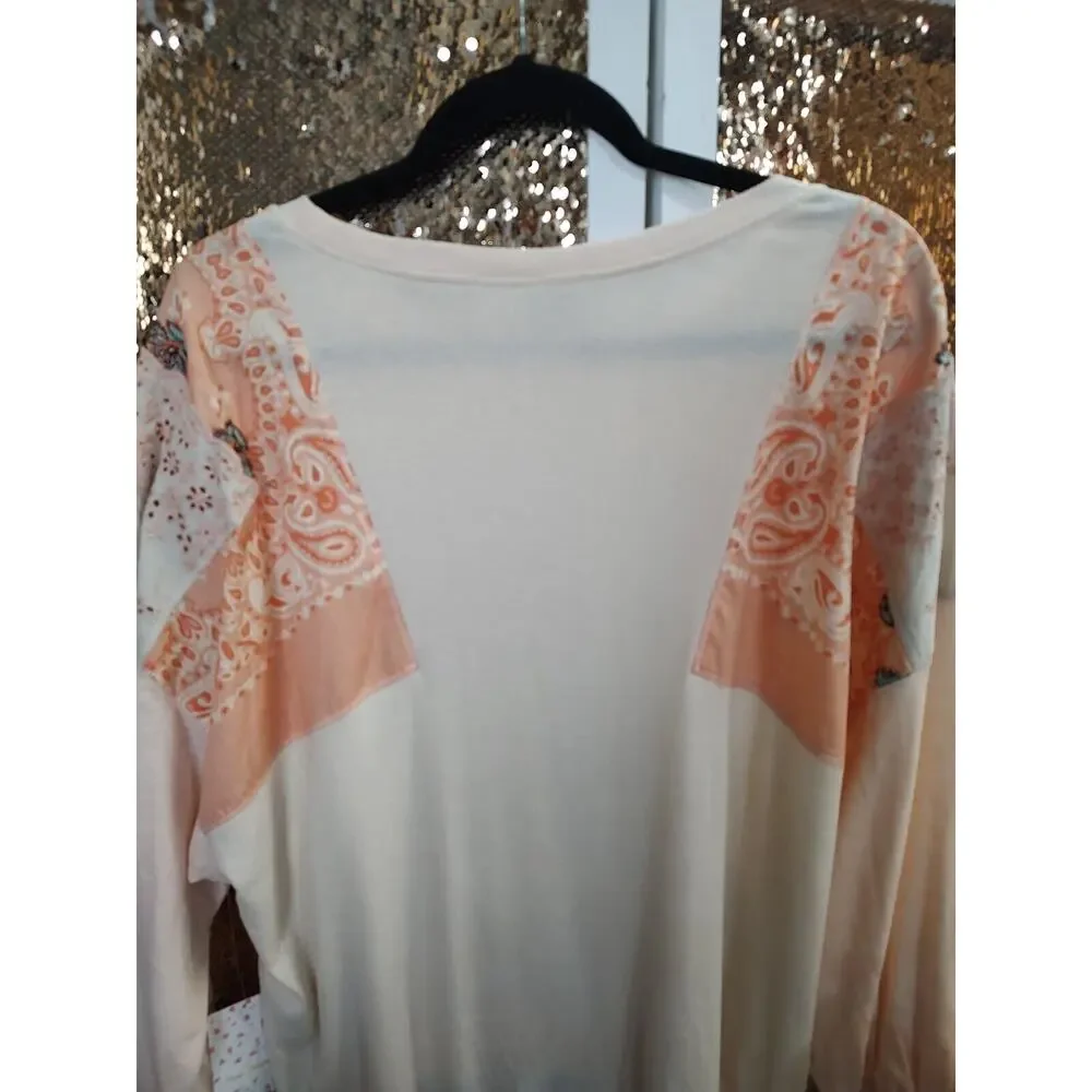 We the Free Feelin It Tee in Peach Floral Embroidered Size Small Oversized